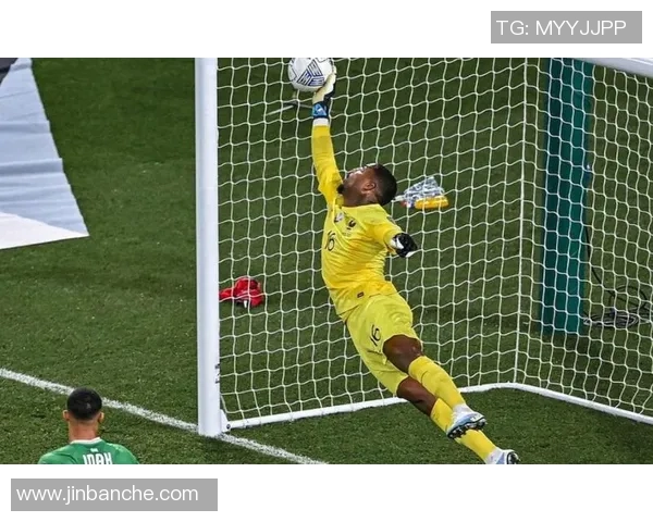 库尔图瓦：守门员的传奇之路与足球世界的辉煌时刻